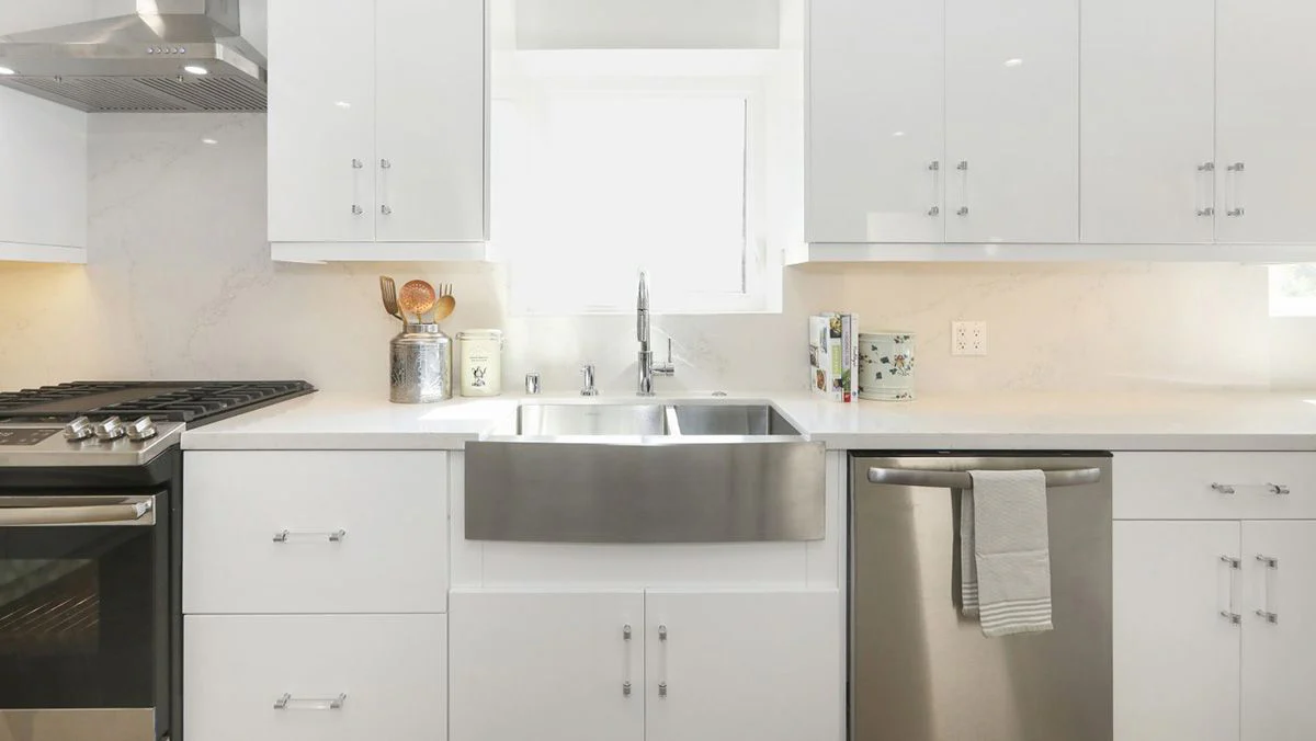 Cabinet Sample - Metro Gloss White - Image 3